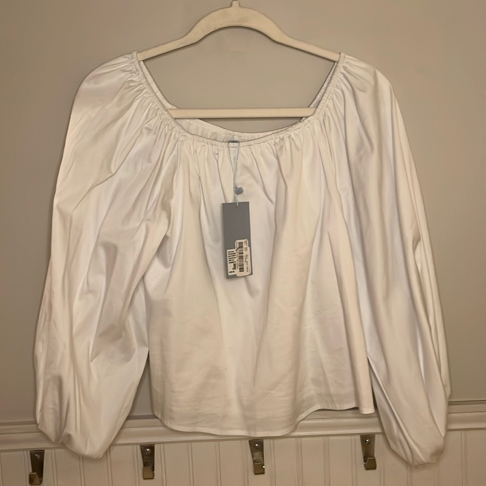 Antonio Melani Cynthia Blouse with puff sleeves in white. Peasant. Cropped.